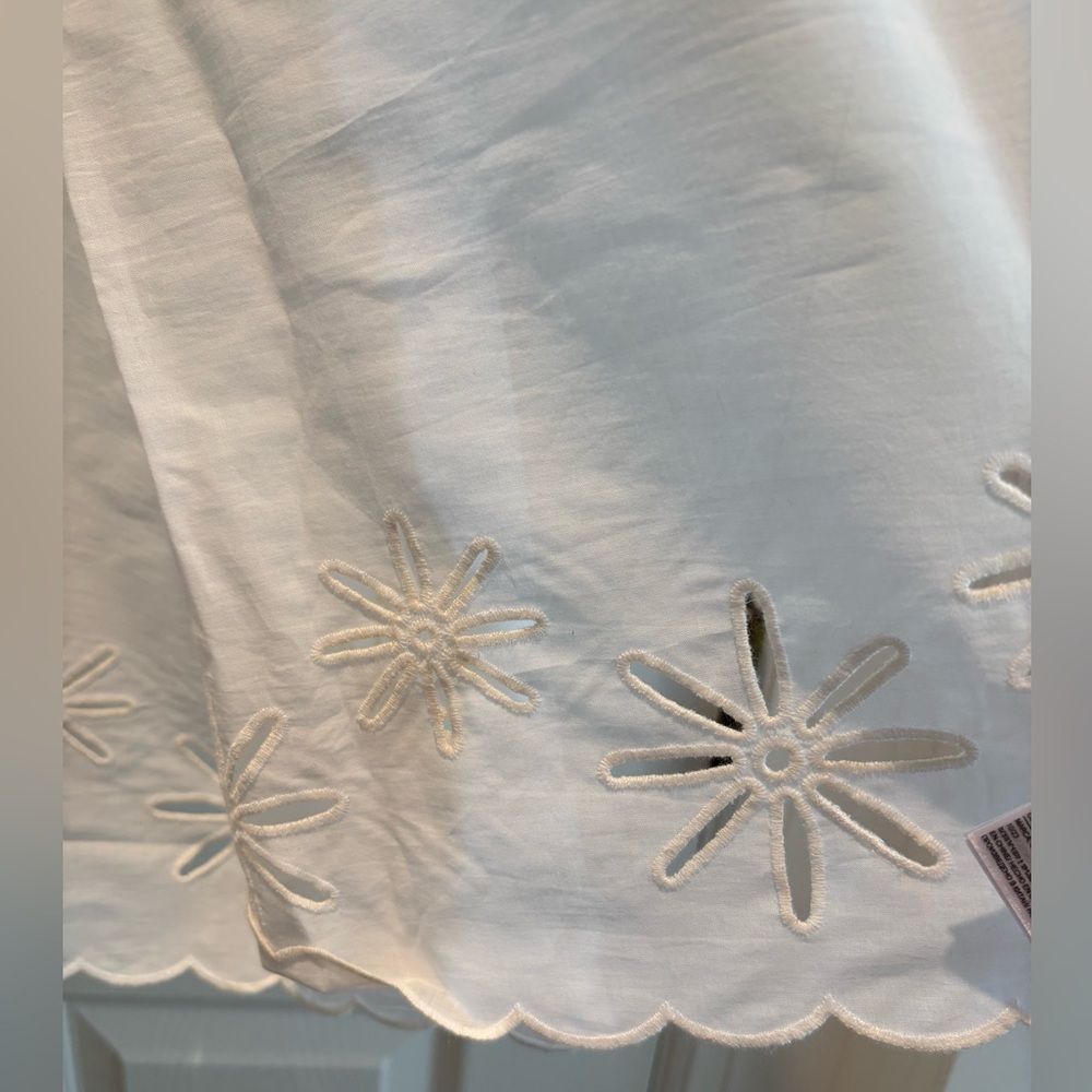 Gap Eyelet Scarf - Picture 4 of 4